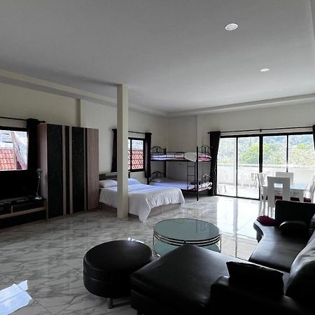 M&N Guesthouse Kata ภายนอก รูปภาพ