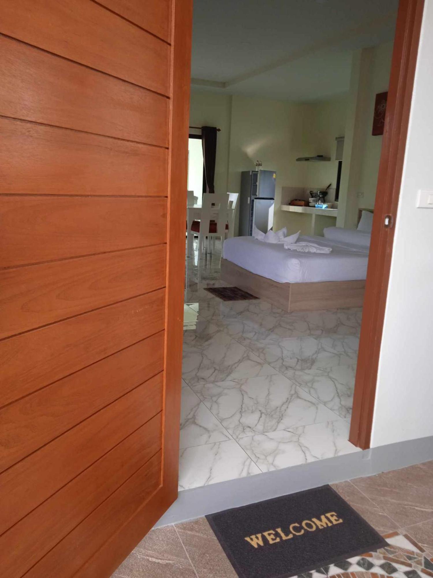 M&N Guesthouse Kata ภายนอก รูปภาพ