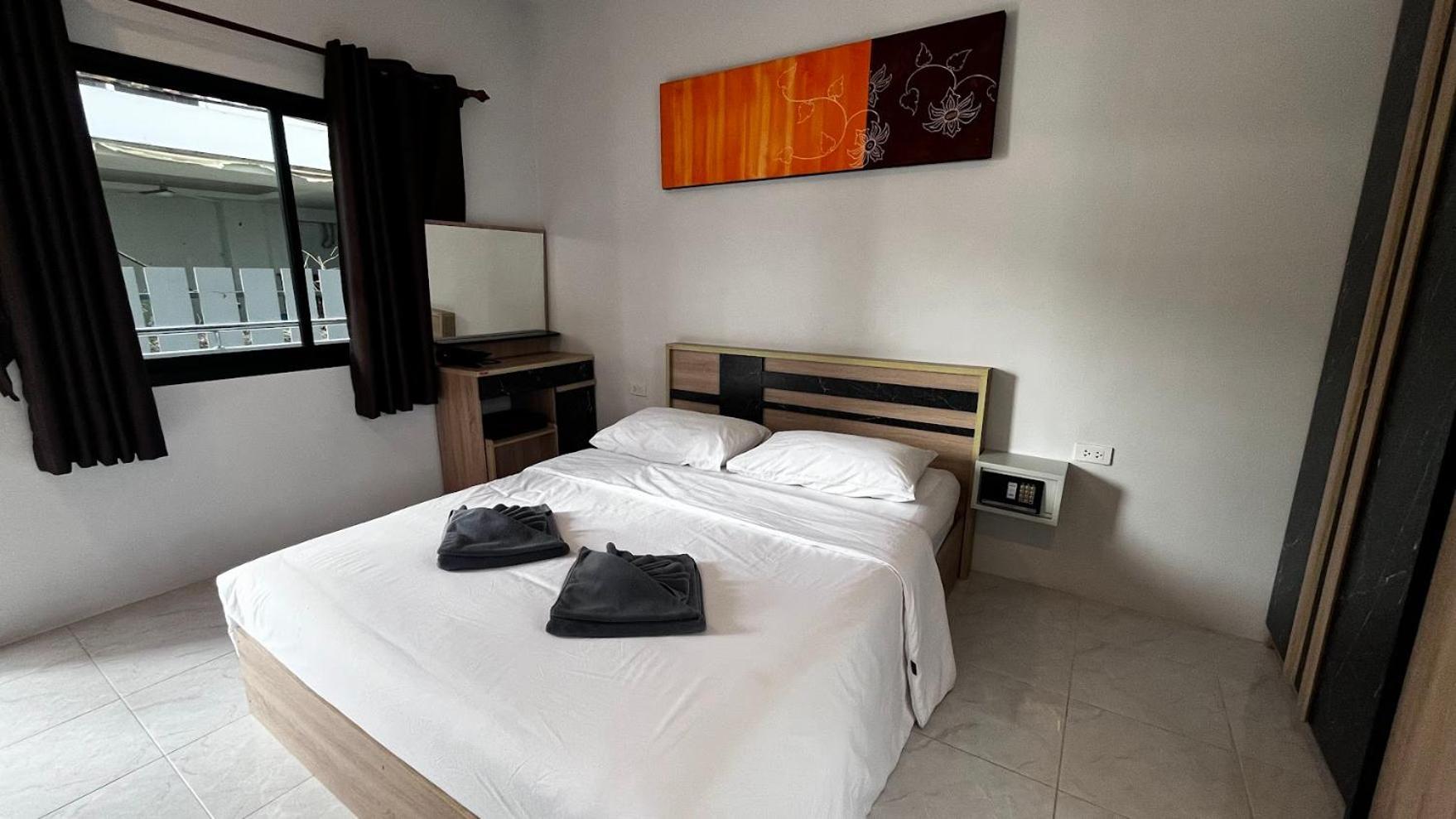 M&N Guesthouse Kata ภายนอก รูปภาพ